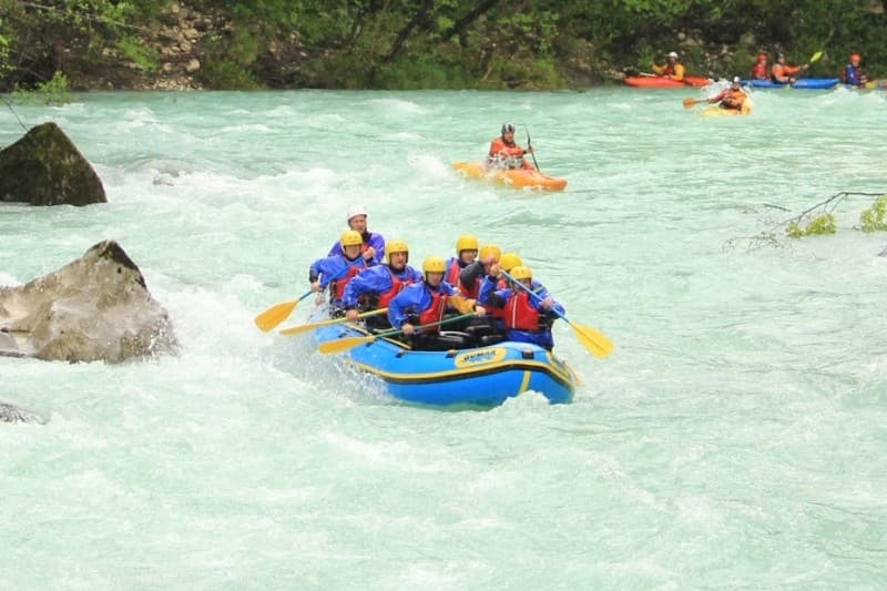 Adrenalinski rafting na reki Soči